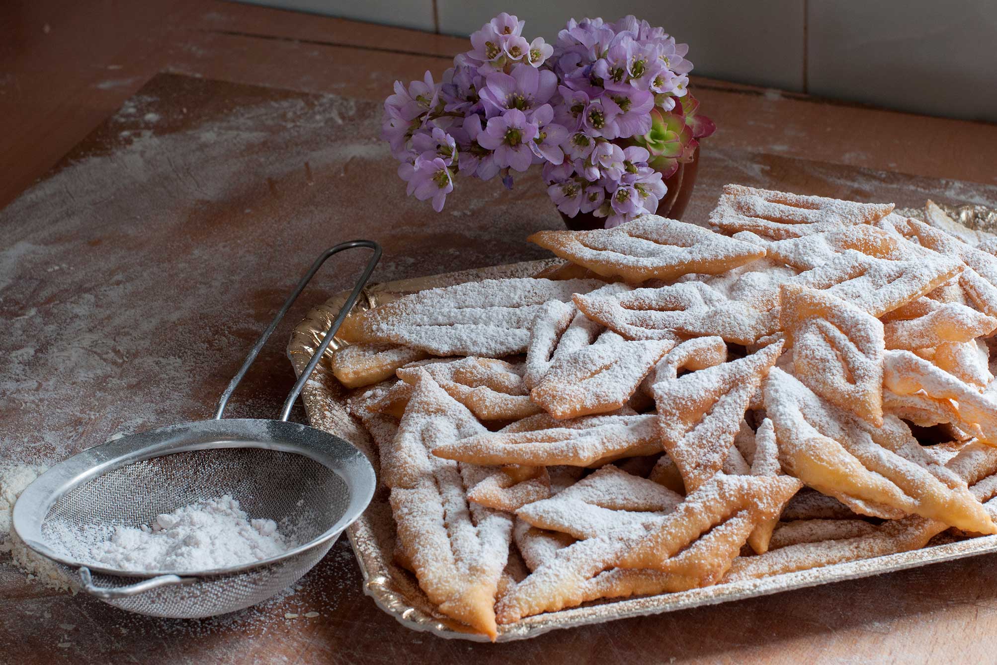 Dolci tipici di Carnevale: ricetta delle chiacchiere o galani