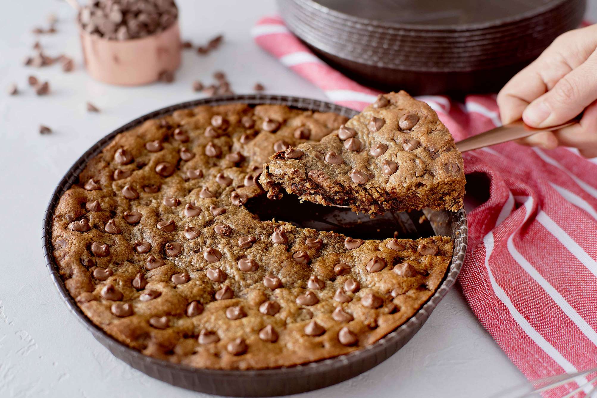 Torta con gocce di cioccolato nello stampo Optima Novacart