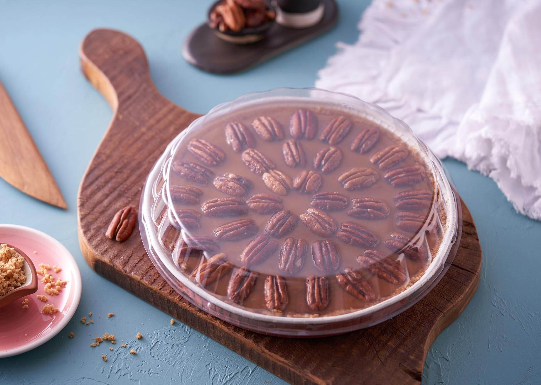 thanksgiving pecan pie in novacart optima mold with pet lid