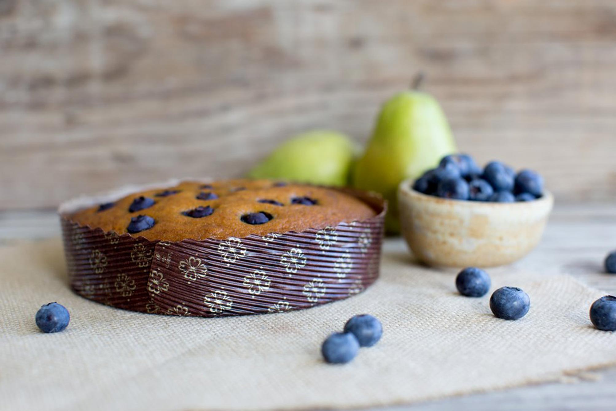 pear and blueberry cake in novacart baking molds